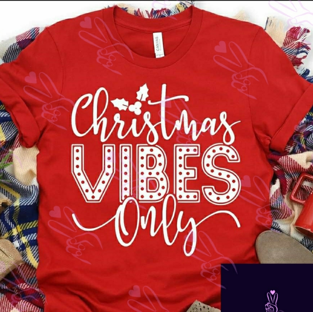 CHRISTMAS VIBES ONLY GILDAN